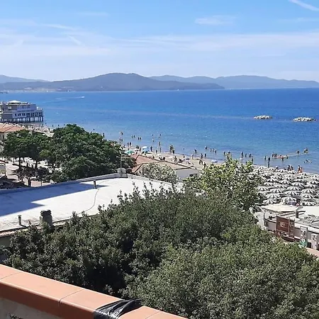 Da Zia Ida. Vista Golfo In Centro. * Follonica