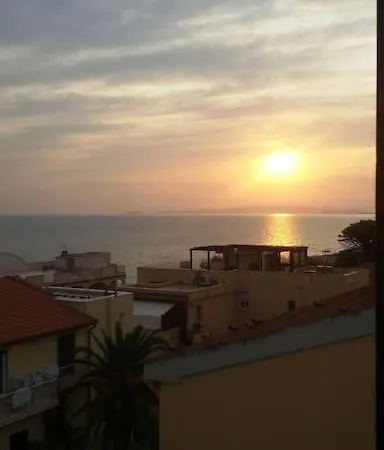 Apartment Da Zia Ida. Vista Golfo In Centro. *